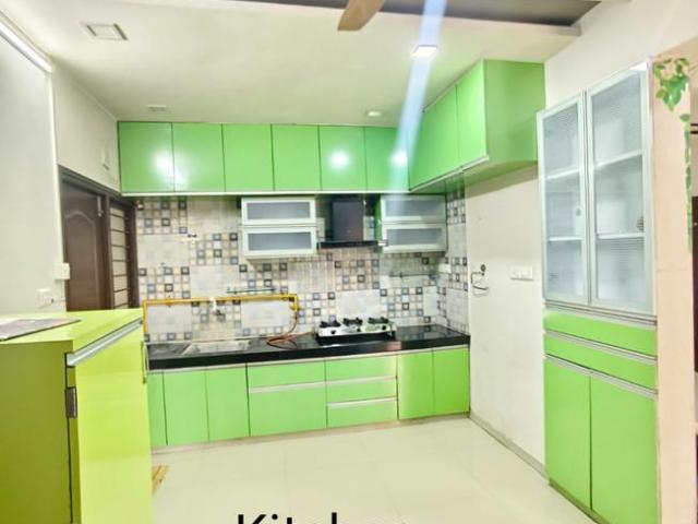 2 BHK Apartment in Vaishno Devi Circle for rent Ahmedabad. The reference number is 20422171