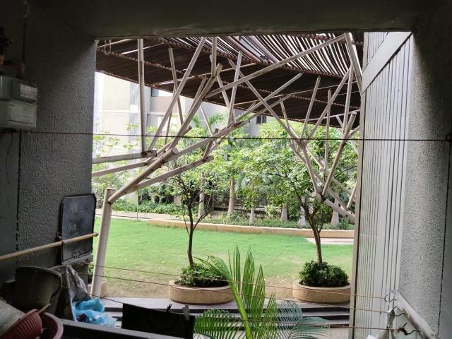 2 BHK Apartment in Vaishno Devi Circle for rent Ahmedabad. The reference number is 20431585