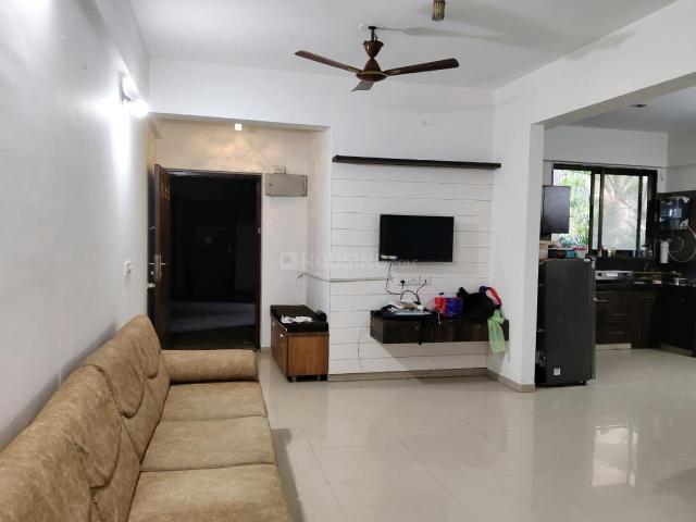 2 BHK Apartment in Vaishno Devi Circle for rent Ahmedabad. The reference number is 20437110