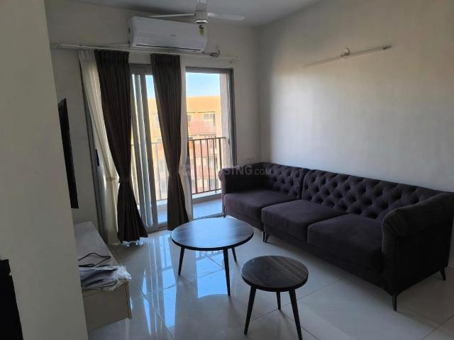 2 BHK Apartment in Vaishno Devi Circle for rent Ahmedabad. The reference number is 20447520
