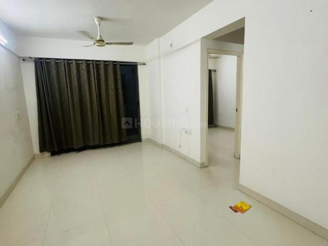 2 BHK Apartment in Vaishno Devi Circle for rent Ahmedabad. The reference number is 20448350