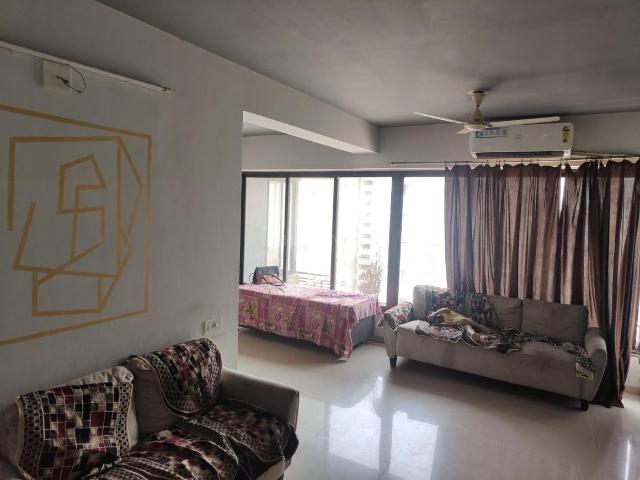 2 BHK Apartment in Vaishno Devi Circle for rent Ahmedabad. The reference number is 20506573