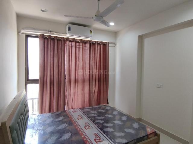 2 BHK Apartment in Vaishno Devi Circle for rent Ahmedabad. The reference number is 20520897