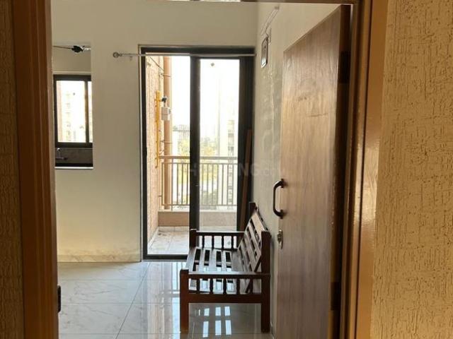2 BHK Apartment in Vaishno Devi Circle for rent Ahmedabad. The reference number is 20587161