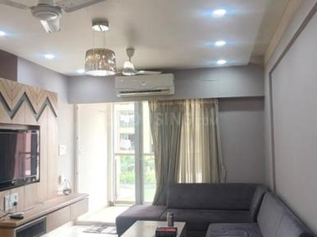 2 BHK Apartment in Vaishno Devi Circle for rent Ahmedabad. The reference number is 20631024