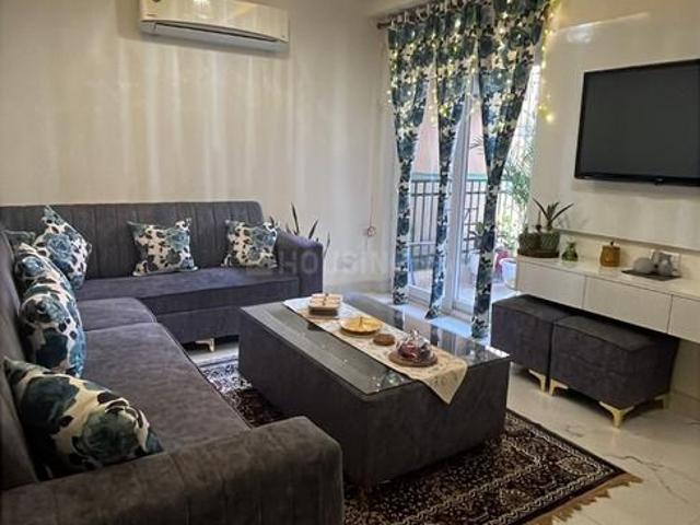 2 BHK Apartment in Vaishno Devi Circle for rent Ahmedabad. The reference number is 20881571