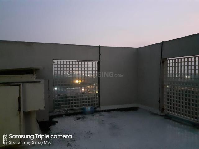 2 BHK Apartment in Vaishno Devi Circle for rent Ahmedabad. The reference number is 20898658