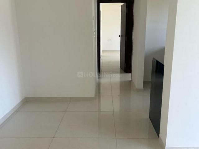 2 BHK Apartment in Vaishno Devi Circle for rent Ahmedabad. The reference number is 20902156