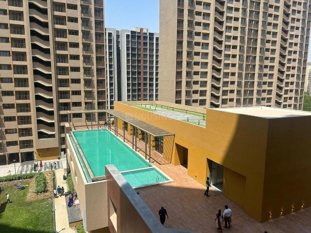 2 BHK Apartment in Vaishno Devi Circle for rent Ahmedabad. The reference number is 20912760