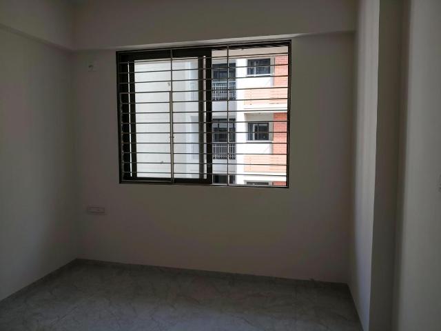 2 BHK Apartment in Vaishno Devi Circle for rent Ahmedabad. The reference number is 20069131
