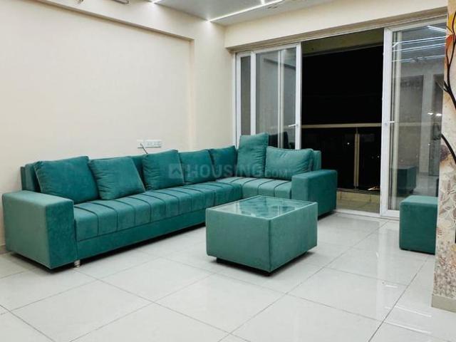 2 BHK Apartment in Vaishno Devi Circle for rent Ahmedabad. The reference number is 20121447