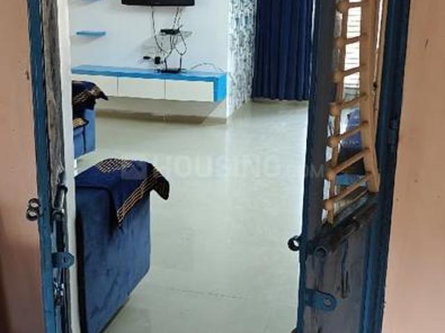 2 BHK Apartment in Vaishno Devi Circle for rent Ahmedabad. The reference number is 20259776
