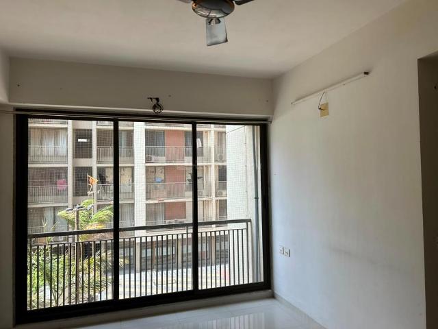 2 BHK Apartment in Vaishno Devi Circle for rent Ahmedabad. The reference number is 20364131