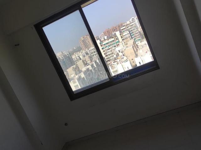2 BHK Apartment in Vaishno Devi Circle for rent Ahmedabad. The reference number is 8059490