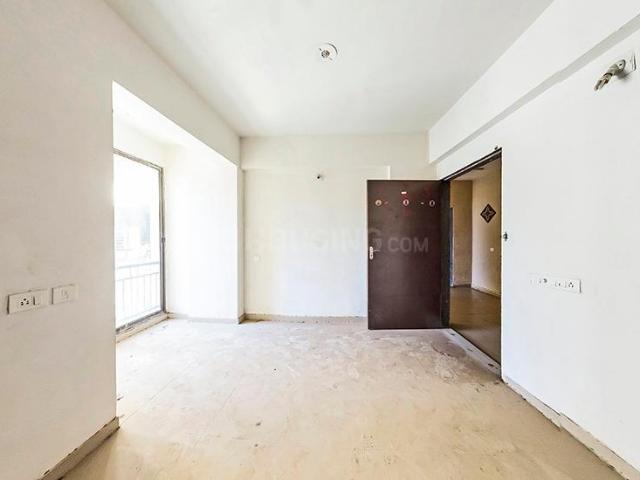 2 BHK Apartment in Vaishno Devi Circle for rent Ahmedabad. The reference number is 9301424