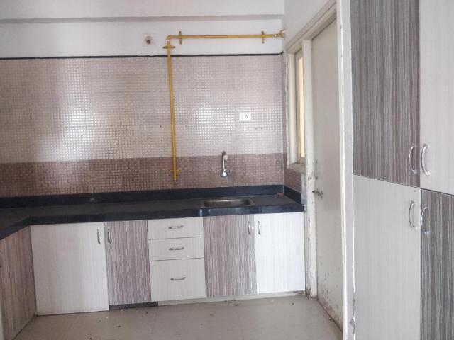 2 BHK Apartment in Vaishno Devi Circle for resale Ahmedabad. The reference number is 9208189