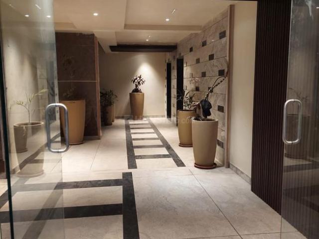 2 BHK Apartment in Vaishno Devi Circle for resale Ahmedabad. The reference number is 18916547