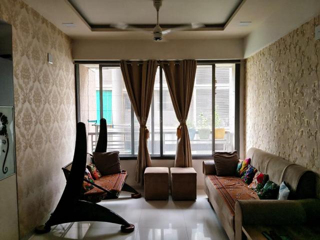2 BHK Apartment in Vaishno Devi Circle for resale Ahmedabad. The reference number is 19236005