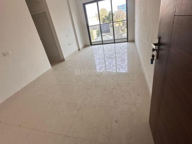 2 BHK Apartment in Vaishno Devi Circle for resale Ahmedabad. The reference number is 19437633