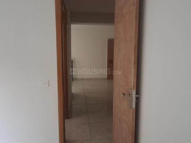 2 BHK Apartment in Vaishno Devi Circle for resale Ahmedabad. The reference number is 19596658