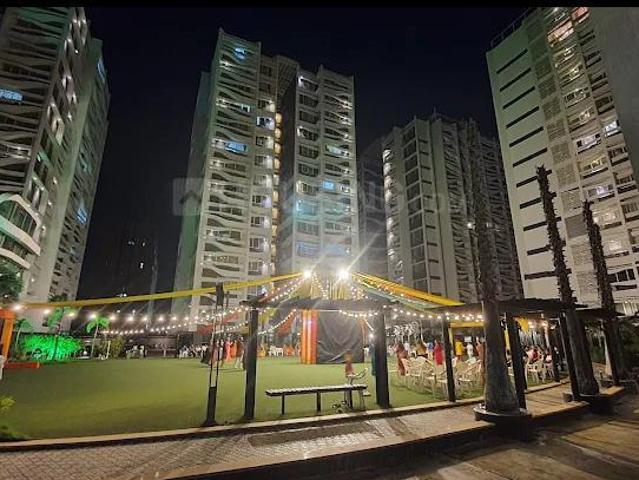 2 BHK Apartment in Vaishno Devi Circle for resale Ahmedabad. The reference number is 20374958