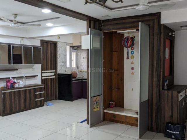 2 BHK Apartment in Vaishno Devi Circle for resale Ahmedabad. The reference number is 20403083
