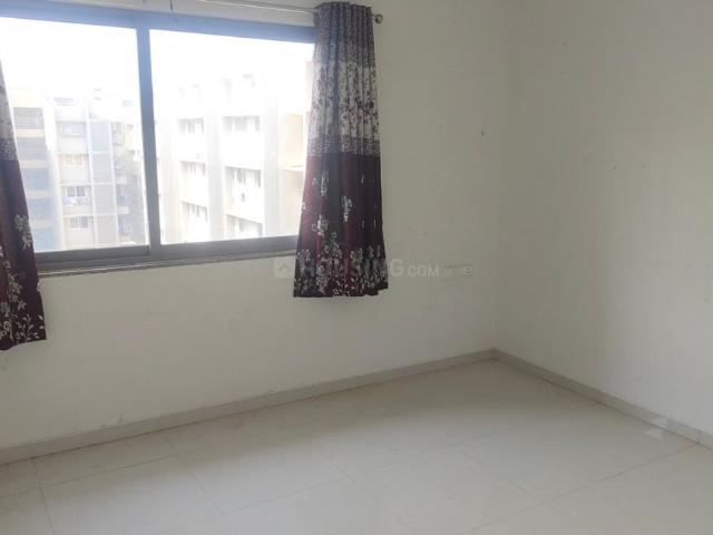 2 BHK Apartment in Vaishno Devi Circle for resale Ahmedabad. The reference number is 20414303