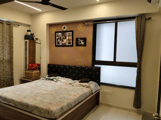 2 BHK Apartment in Vaishno Devi Circle for resale Ahmedabad. The reference number is 20562595