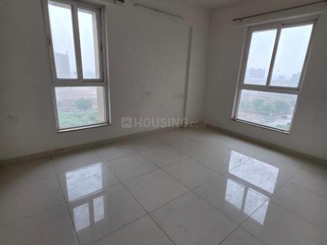 2 BHK Apartment in Vaishno Devi Circle for resale Ahmedabad. The reference number is 20625662
