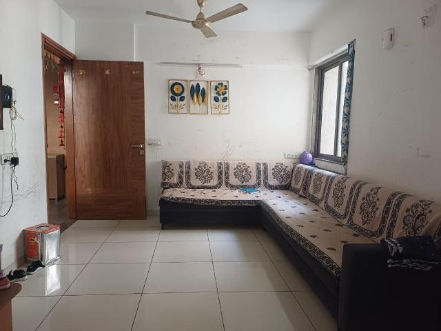 2 BHK Apartment in Vaishno Devi Circle for resale Ahmedabad. The reference number is 20796394