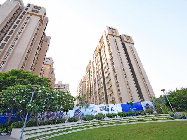 2 BHK Apartment in Vaishno Devi Circle for resale Ahmedabad. The reference number is 20849180