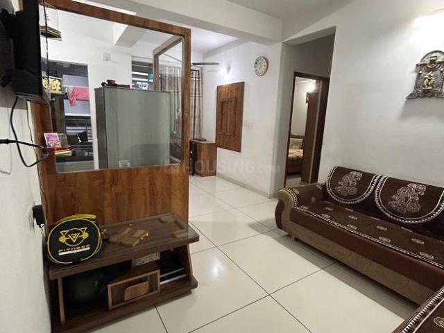 2 BHK Apartment in Vaishno Devi Circle for resale Ahmedabad. The reference number is 20936025