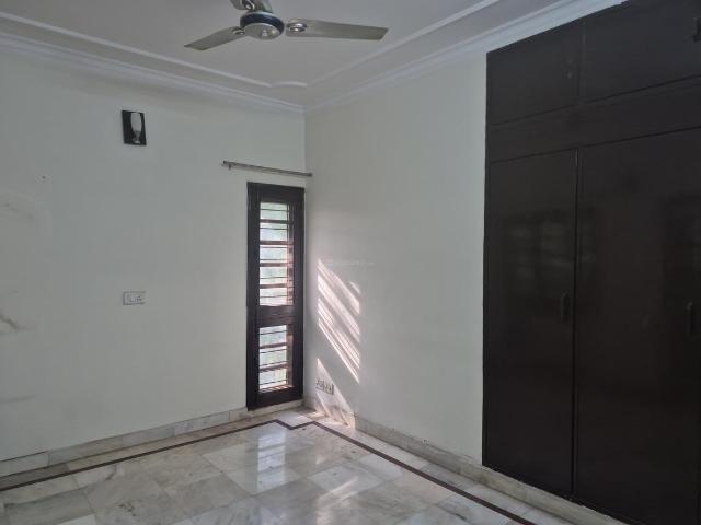 2 BHK Apartment in Vasant Kunj for resale New Delhi. The reference number is 20032762