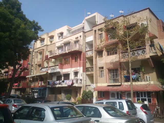 2 BHK Apartment in Vasant Kunj for resale New Delhi. The reference number is 20200590