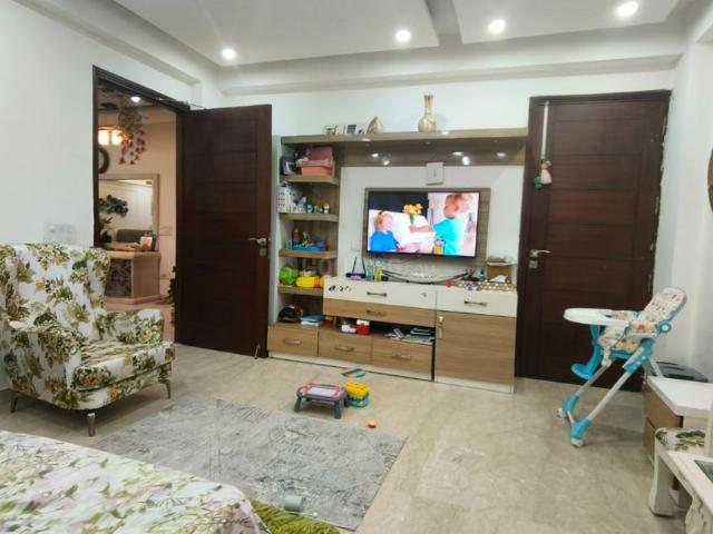 2 BHK Apartment in Vasant Kunj for resale New Delhi. The reference number is 20223072