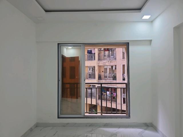 2 BHK Apartment in Vasai East for resale Vasai. The reference number is 19703856