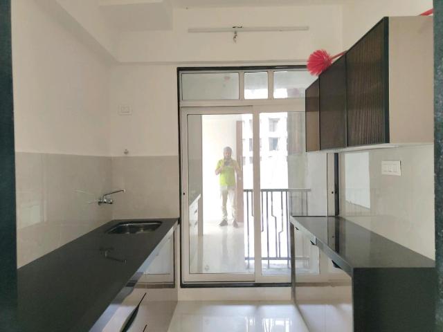 2 BHK Apartment in Vasai West for resale Vasai. The reference number is 19098645