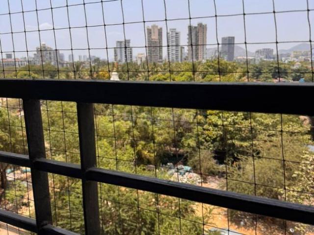 2 BHK Apartment in Vashi for resale Palm Beach Road Vashi. The reference number is 16040427