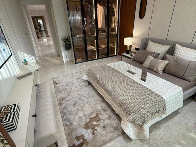 2 BHK Apartment in Vashi for resale Palm Beach Road Vashi. The reference number is 17596130