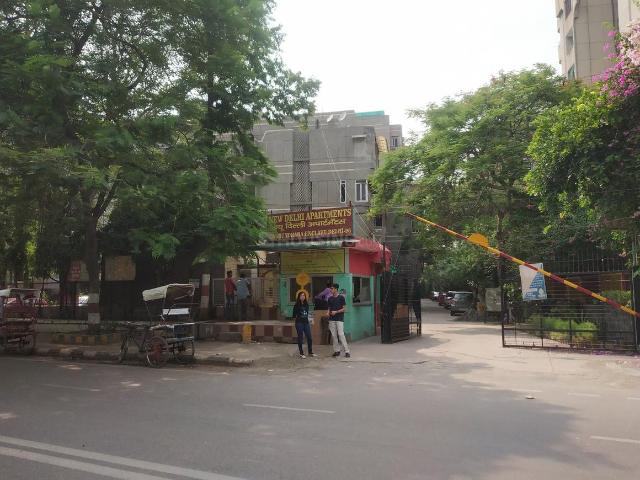 2 BHK Apartment in Vasundhara Enclave for resale New Delhi. The reference number is 9823409