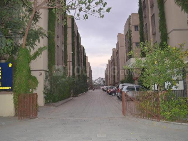 2 BHK Apartment in Vejalpur for resale Ahmedabad. The reference number is 16788596