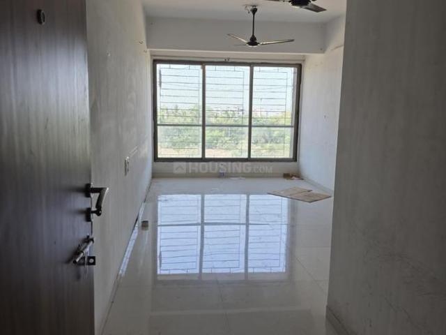2 BHK Apartment in Vesu for rent Surat. The reference number is 20951603