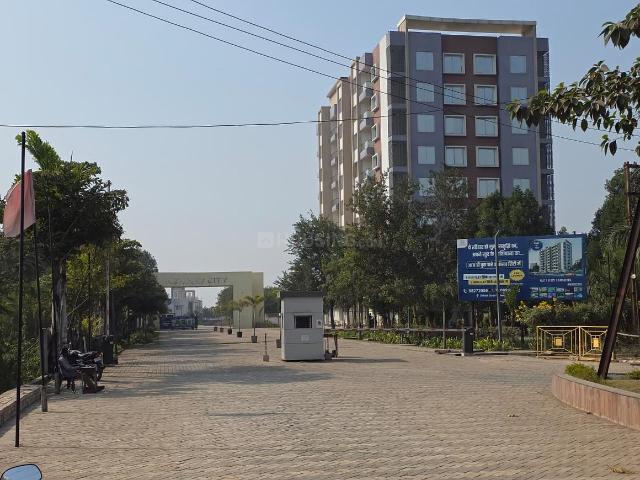 2 BHK Apartment in Vidhan Sabha Road for resale Raipur. The reference number is 19804307