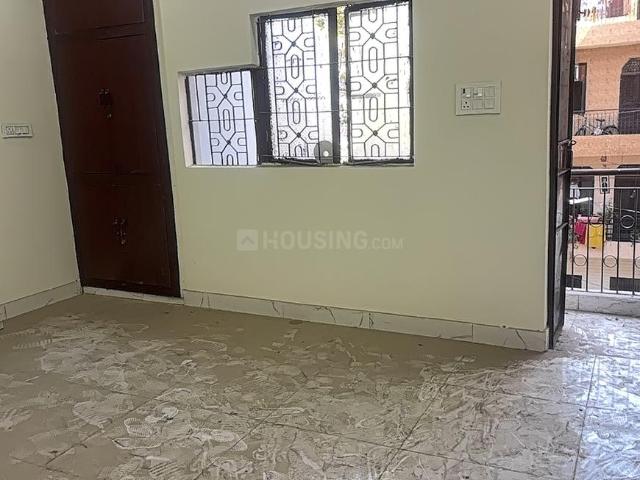 2 BHK Apartment in Vikaspuri for resale New Delhi. The reference number is 19653295
