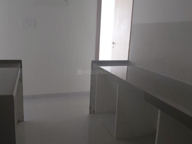 2 BHK Apartment in Vikhroli East for rent Mumbai. The reference number is 18421353