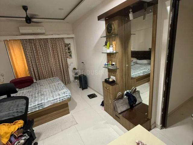 2 BHK Apartment in Vikhroli East for rent Mumbai. The reference number is 18732421