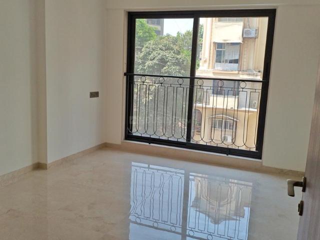 2 BHK Apartment in Vile Parle West for rent Mumbai. The reference number is 19689448