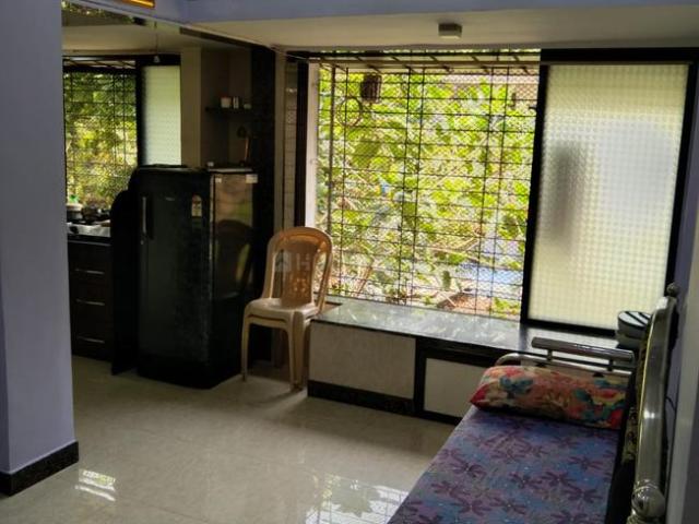 2 BHK Apartment in Vile Parle West for rent Mumbai. The reference number is 20354174