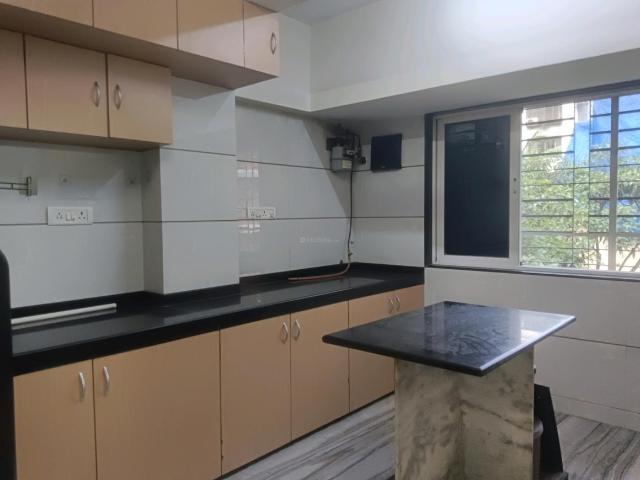 2 BHK Apartment in Vile Parle East for rent Mumbai. The reference number is 17107050