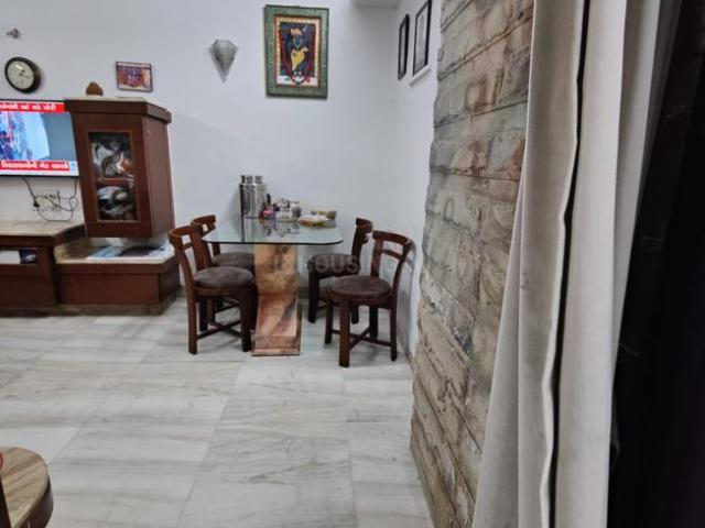 2 BHK Apartment in Vile Parle East for rent Mumbai. The reference number is 17251356